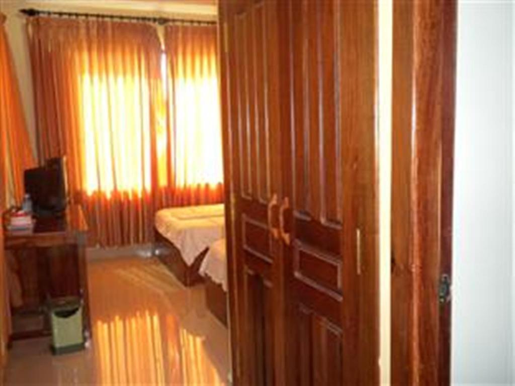 Nyny Hotel Kampot Exterior foto