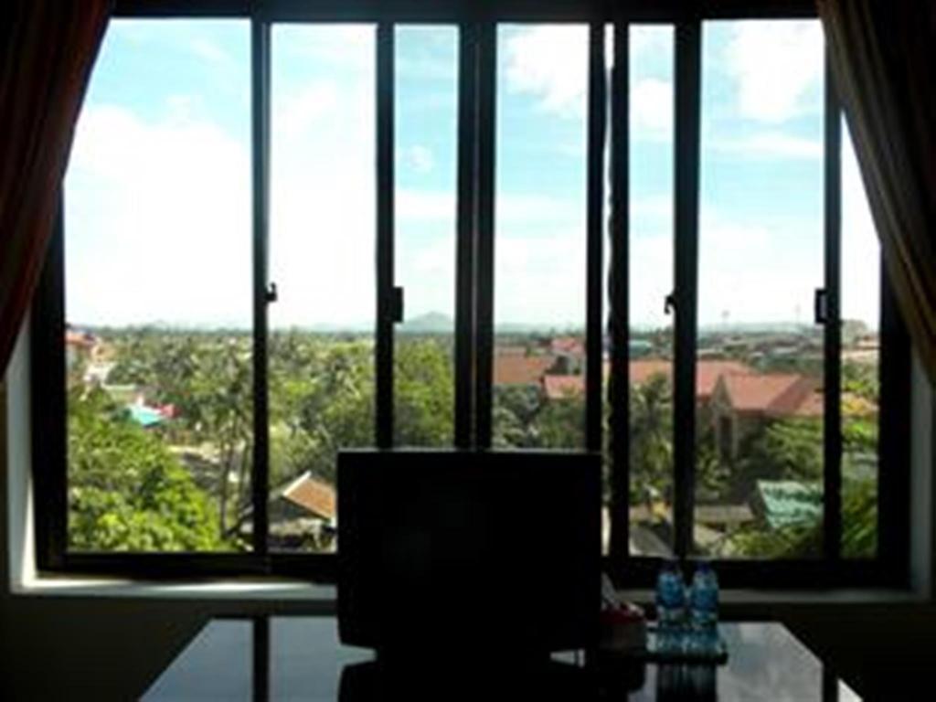 Nyny Hotel Kampot Exterior foto